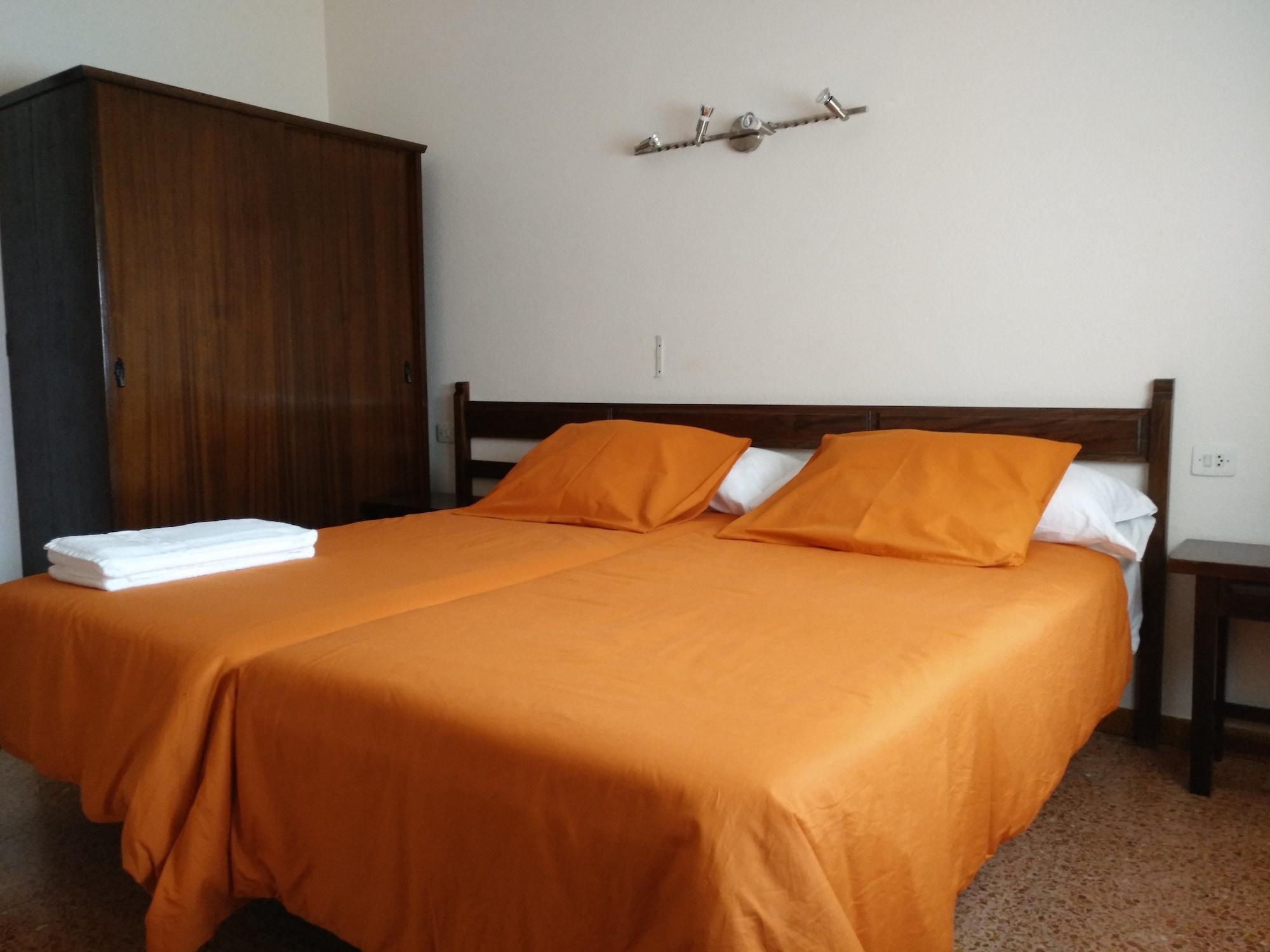 Hostal L'Esplai Viladamat Buitenkant foto