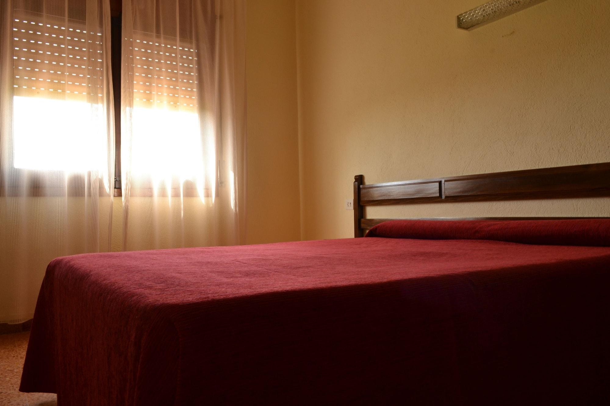 Hostal L'Esplai Viladamat Buitenkant foto