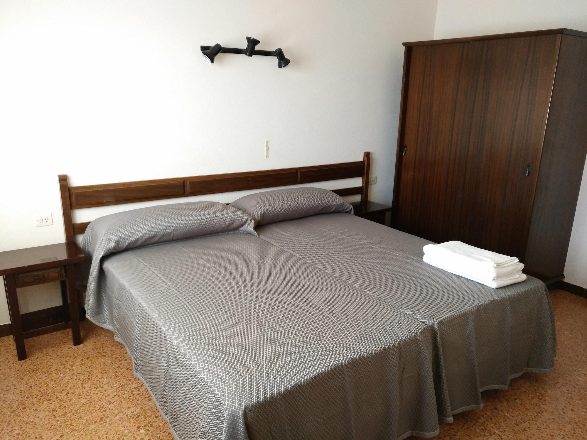 Hostal L'Esplai Viladamat Buitenkant foto