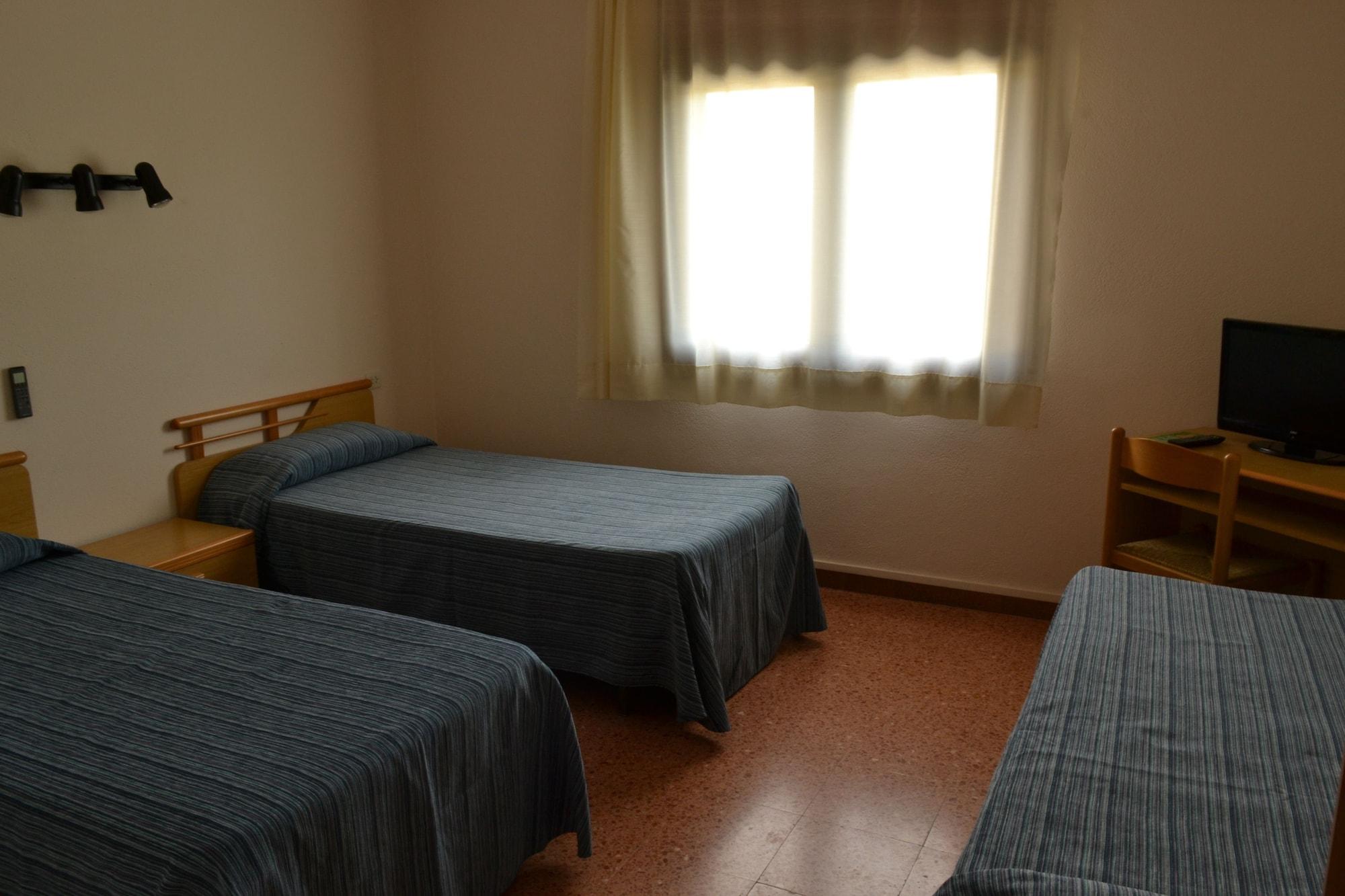 Hostal L'Esplai Viladamat Buitenkant foto