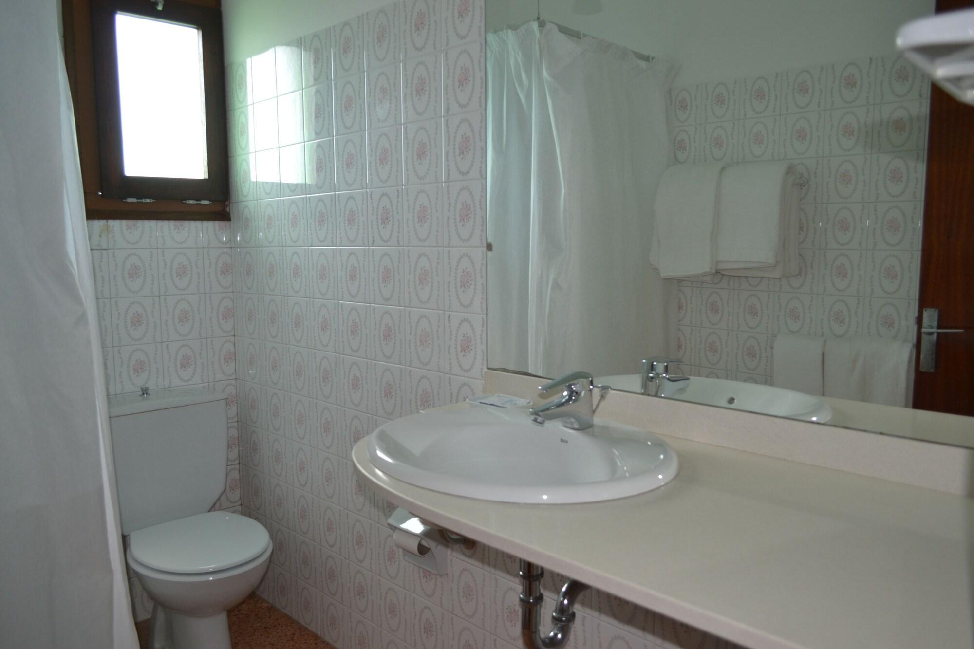 Hostal L'Esplai Viladamat Buitenkant foto