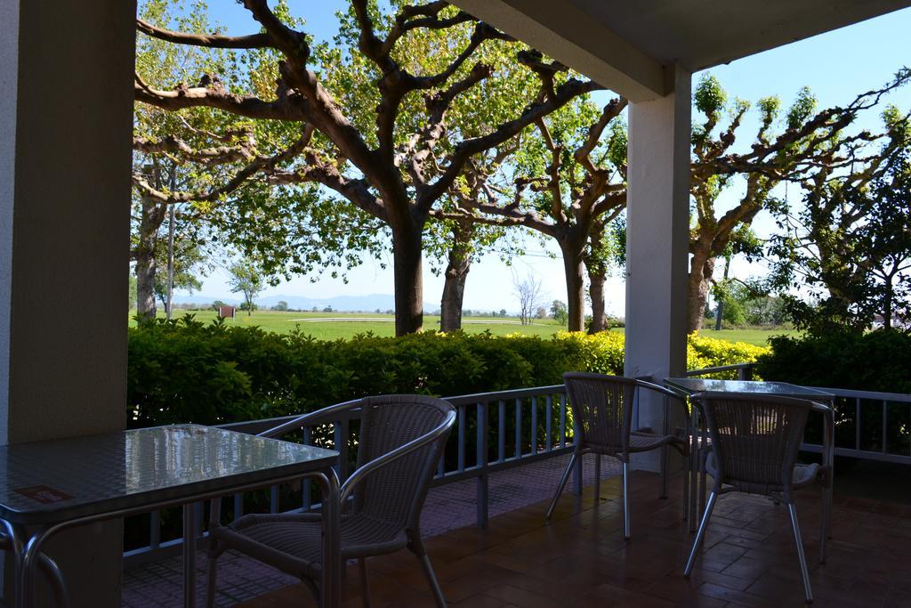 Hostal L'Esplai Viladamat Buitenkant foto