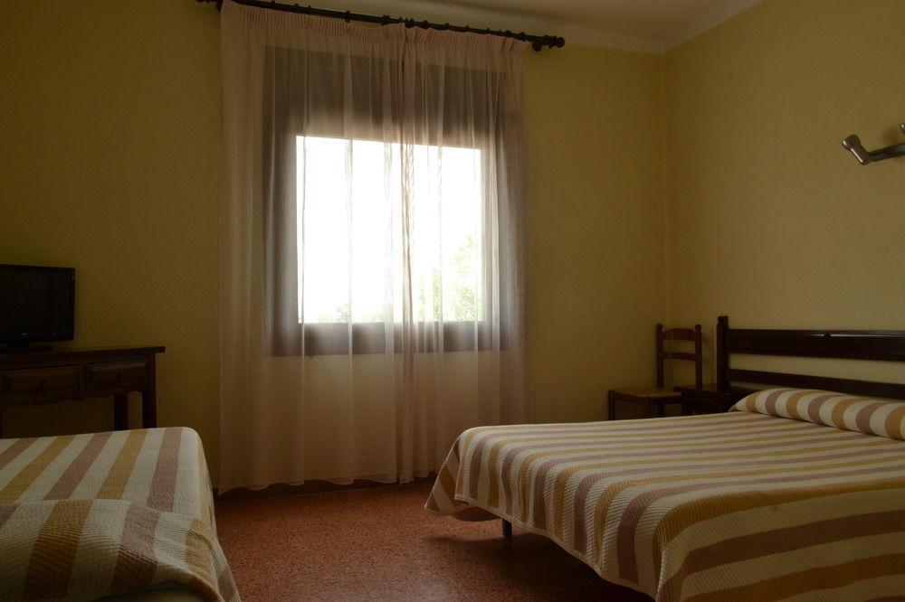 Hostal L'Esplai Viladamat Buitenkant foto