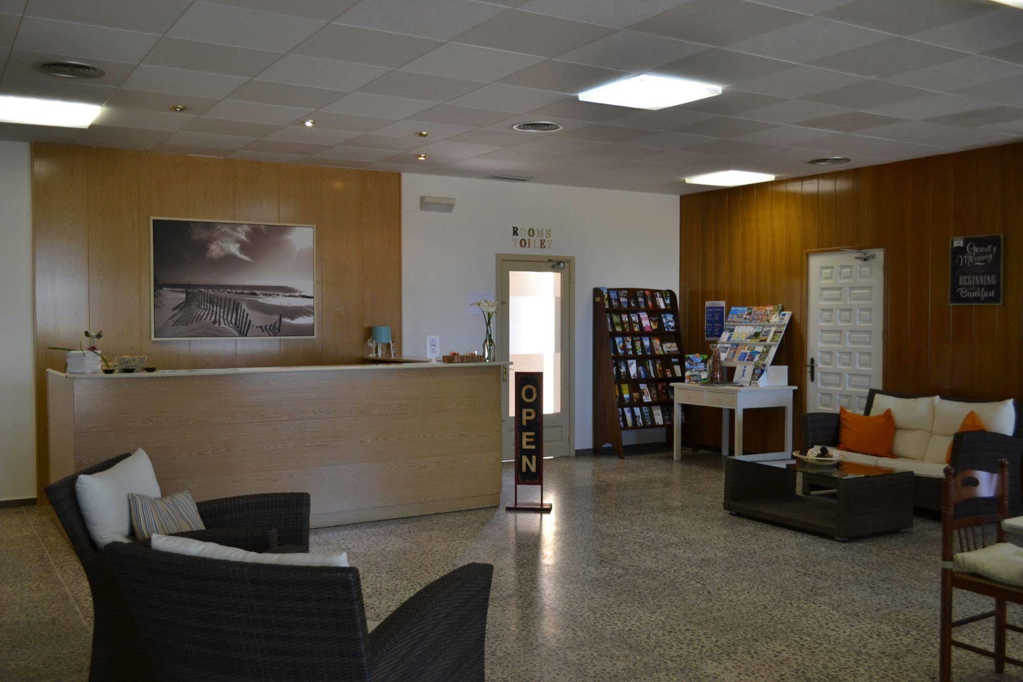 Hostal L'Esplai Viladamat Buitenkant foto